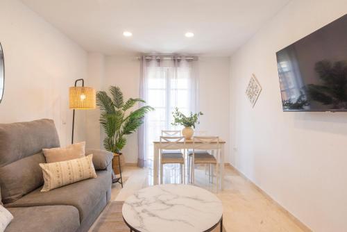 Rosaleda & old town balconies by ELE Apartments