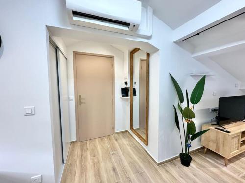 Appartement climatisé - 2min plage-tram-restaurant