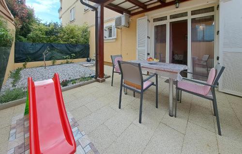 Μπαλκόνι ή βεράντα στο Nice Apartment In Medulin With Wifi