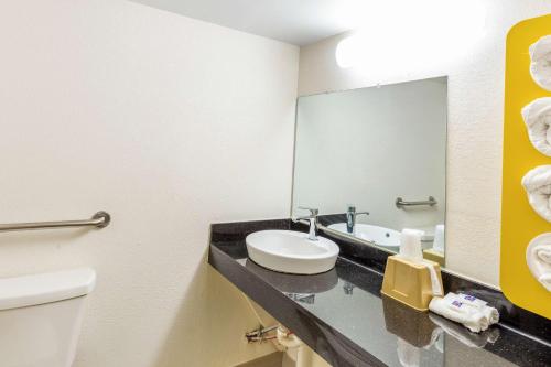 Bagno di Motel 6-Huntington, WV