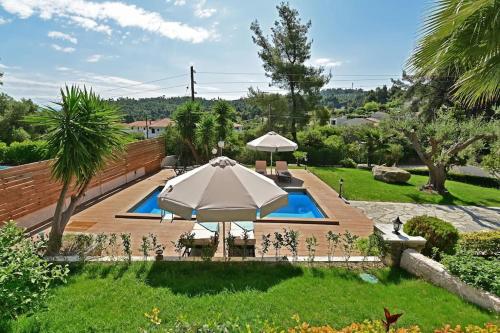 Bazén v ubytování Yucca Private Pool Villa nebo v jeho okolí