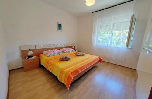 Apartments with parking space Barbat, Rab - 23300