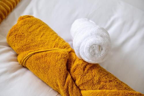 Katil atau katil-katil dalam bilik di Stylish 3 bed in great location - BTA Homes Serviced Accommodation Wolverhampton