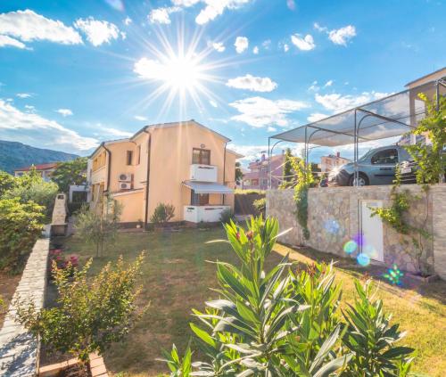 Apartments and rooms with parking space Baska, Krk - 23309