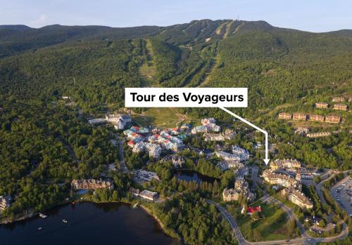 arial view of a town in the mountains at La Tour des Voyageurs II in Mont-Tremblant