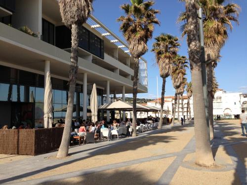 Studio cabine avec vue mer, 30m de la plage, parking. Wi-Fi et linge en option.