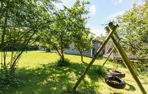 Zahrada ubytování Beautiful Home In Vejby With Kitchen
