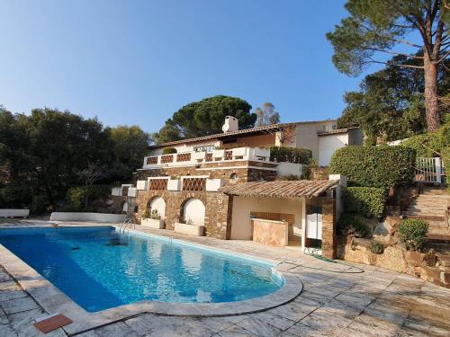 Villa 4 chambres avec piscine privée et climatisation - FR-1-100-339