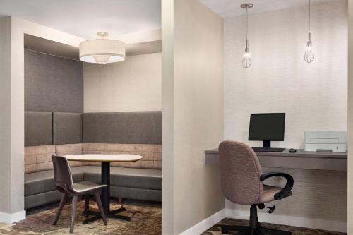 Μια τηλεόραση ή/και κέντρο ψυχαγωγίας στο Residence Inn Salem