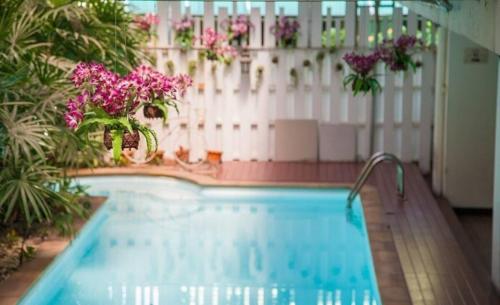 Πισίνα στο ή κοντά στο Nara Suite Residence Bangkok