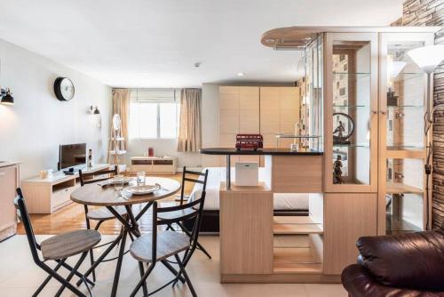 Η κουζίνα ή μικρή κουζίνα στο Nara Suite Residence Bangkok