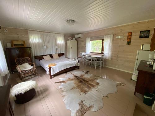 Galeriebild der Unterkunft Rantamökki Cottage Vihti near Nuuksio in Huhmari