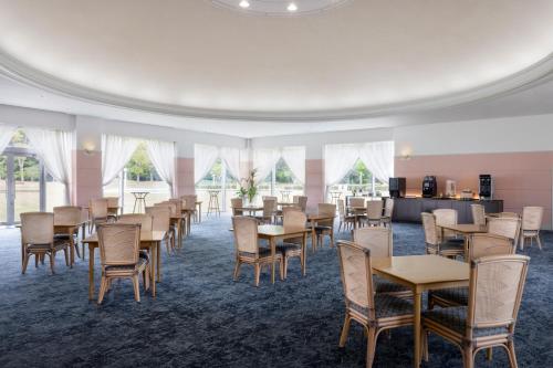 Restaurace v ubytování Mercure Fukuoka Munakata Resort & Spa