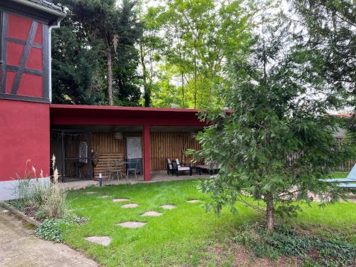 Κήπος έξω από το Le Parc du Séquoia & SPA proche Colmar et Riquewihr