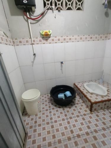 Ένα μπάνιο στο Farah Homestay