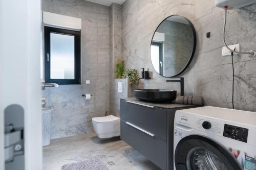 Lux Penthouse Panoramic View with jacuzzi photo 3