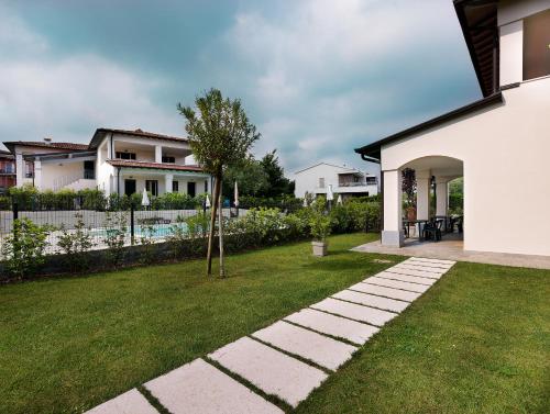 Κήπος έξω από το RESIDENCE FIORE ROSSO