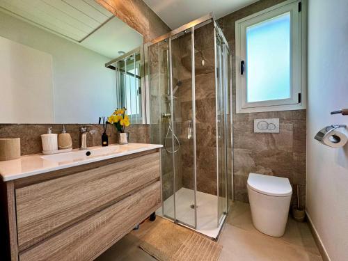 Et badeværelse på Apartamento Luxury Campana Bay