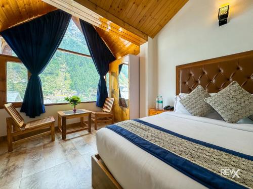 Postel nebo postele na pokoji v ubytování Shanag Inn Resort
