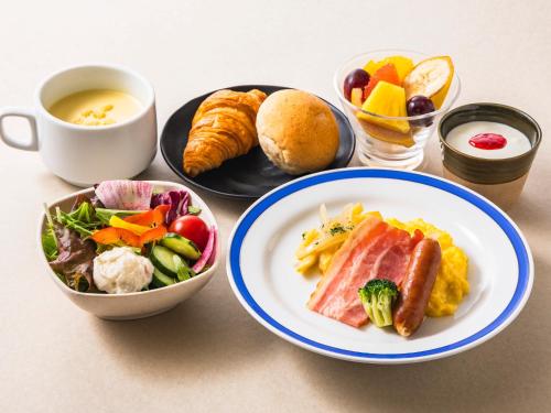 Morgenmad for gæster der bor på Hotel New Hankyu Osaka Annex