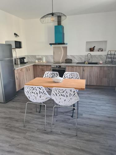 Appartement rénové avec jardin