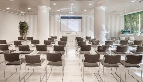 Бизнес-центр и/или конференц-зал в Sercotel Los Llanos
