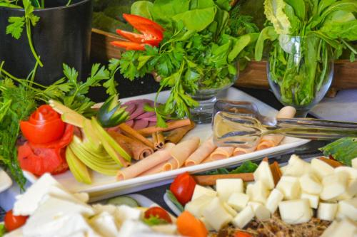 Makanan di atau berdekatan hotel