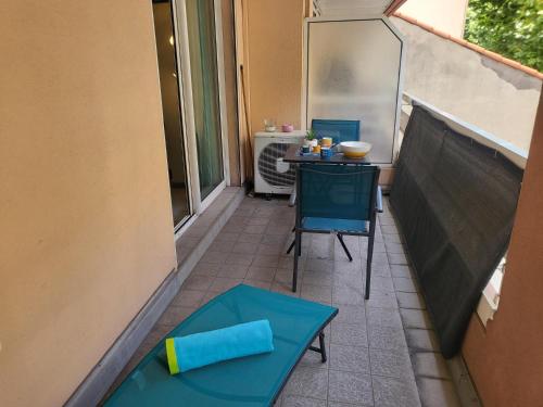 Photo de la galerie de l'établissement Joli T2 Piscine sur le toit, à Antibes