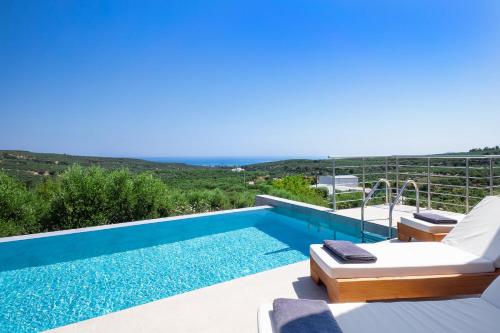 Hồ bơi trong/gần Villa Idyllic