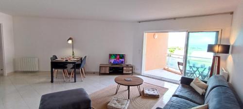 Grand Bleu 2 - Balcon sur l océan, piscine et parking