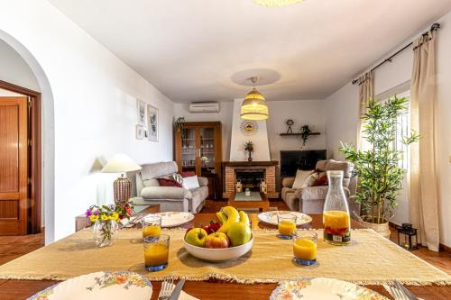 Zdjęcie z galerii obiektu Casa Sueño con piscina privada w mieście Mijas