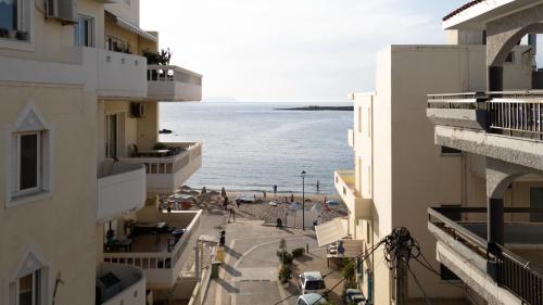 Niman Beachside Apartments