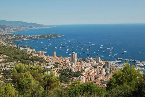 Afbeelding uit fotogalerij van Appartement met uitzicht over Monaco in La Turbie