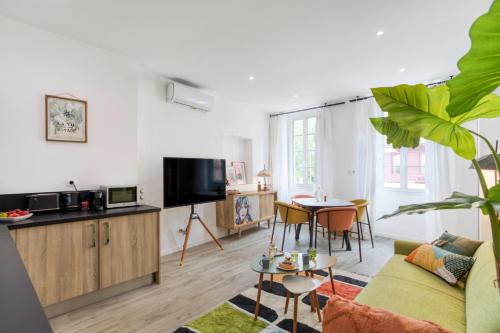 L26 Old Town central 5mins walk to Sea front AC WIFI