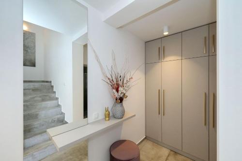Gambar di galeri bagi Villa Wave of love mit Meerblick, beheiztem Pool und direktem Strandzugang - familienfreundlich, 4 SZ, Rovanjska di Rovanjska