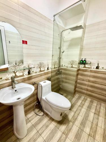 Bilik mandi di Le Tuan Minh Hotel