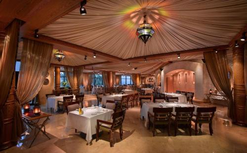 Restoran ili drugo mesto za obedovanje u objektu Grand Hyatt Dubai