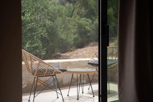 Balkón nebo terasa v ubytování Mani Senses Luxury Villa