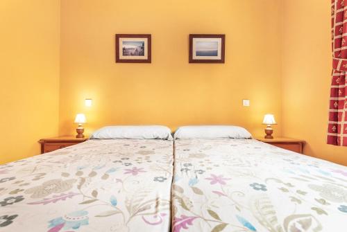 Cama o camas de una habitación en Seaviews from the big balcony, parking and wifi