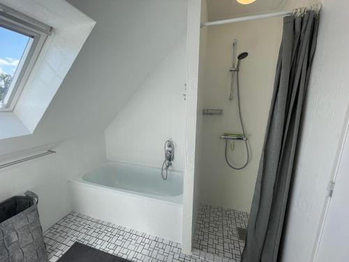Koupelna v ubytování Marielyst Guesthouse