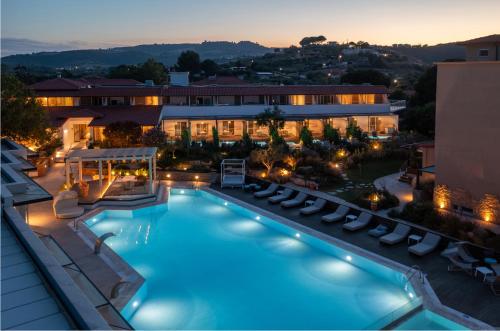 Πισίνα στο ή κοντά στο Antigoni Seaside Resort