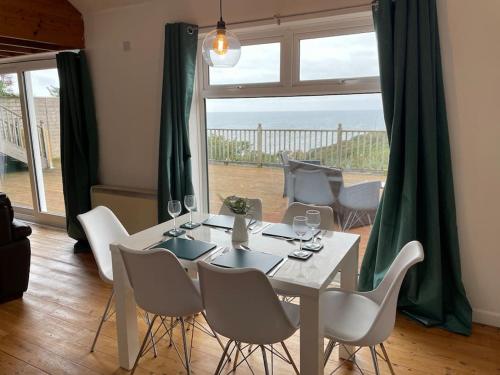 Balkoni atau teres di House with stunning sea views