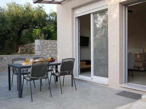 Patio nebo venkovní prostory v ubytování Verga's Maison