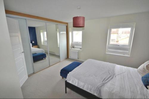 Φωτογραφία από το άλμπουμ του 4 Bed House - Sleeps 8 - HotTub - Garden - Parking σε Milton Keynes