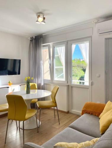 Sunčani stan u gradu