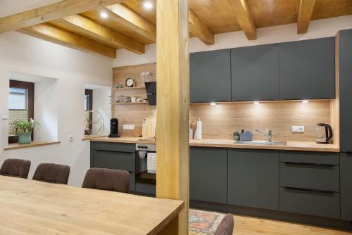 Küche/Küchenzeile in der Unterkunft Ferienwohnung Piburgersee
