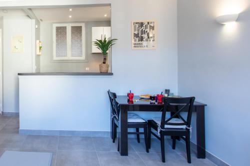 L12 Port window 1Bedroom Wifi 5mins beach & Nice's Cap