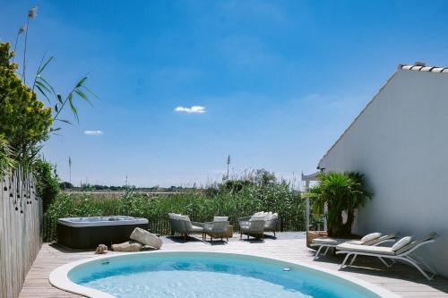 La Perle Rose Villa Standing 5 étoiles avec piscine jacuzzi et superbe vue