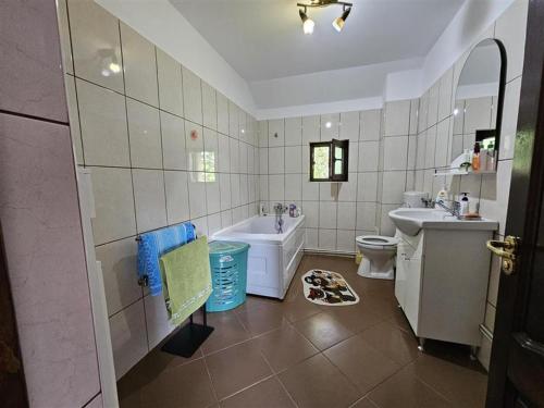 Ένα μπάνιο στο Casa Afrento