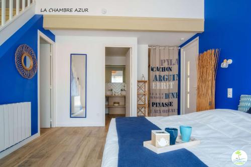 Ένα ή περισσότερα κρεβάτια σε δωμάτιο στο Villa avec Piscine Parentis en Born 13 personnes